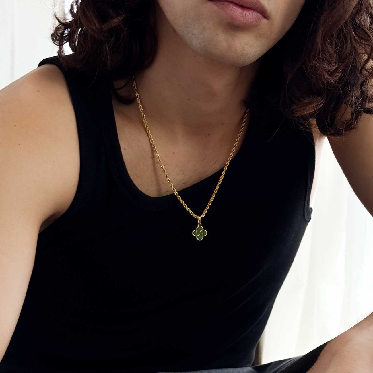 Heritage Clover Pendant - Aventurine - Image 2